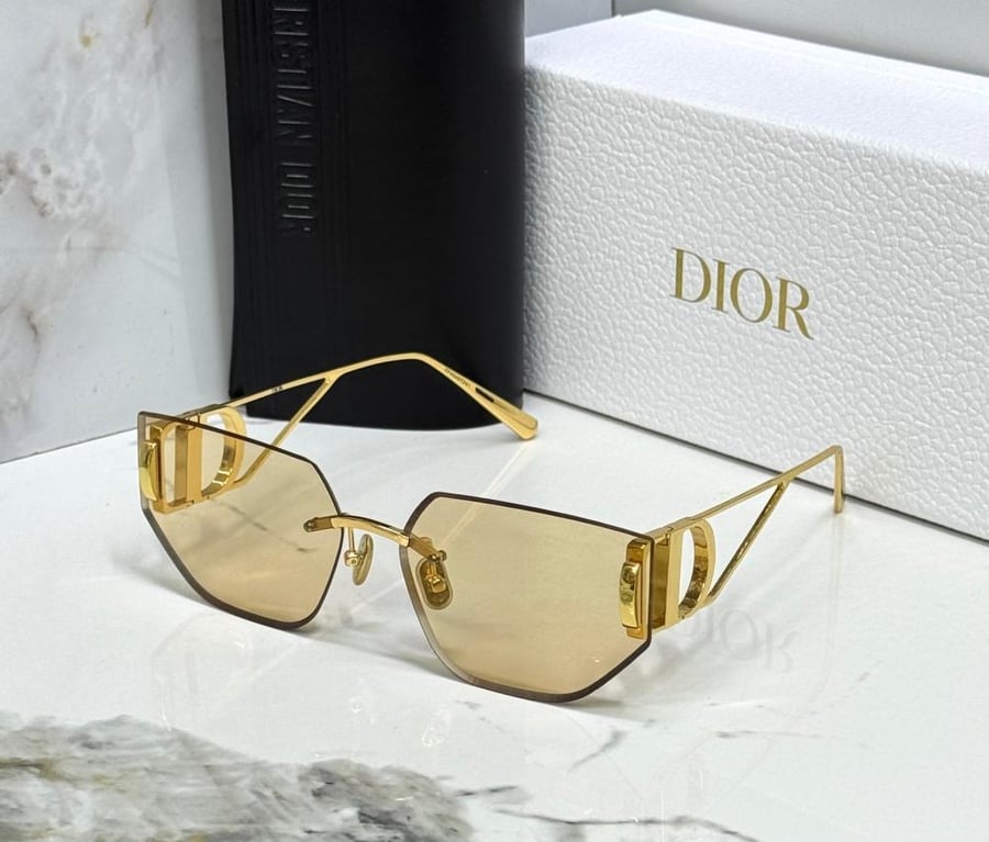 نظارة شمس Dior مونتين B3U بعدسات صفراء وذراعان ذهبيان