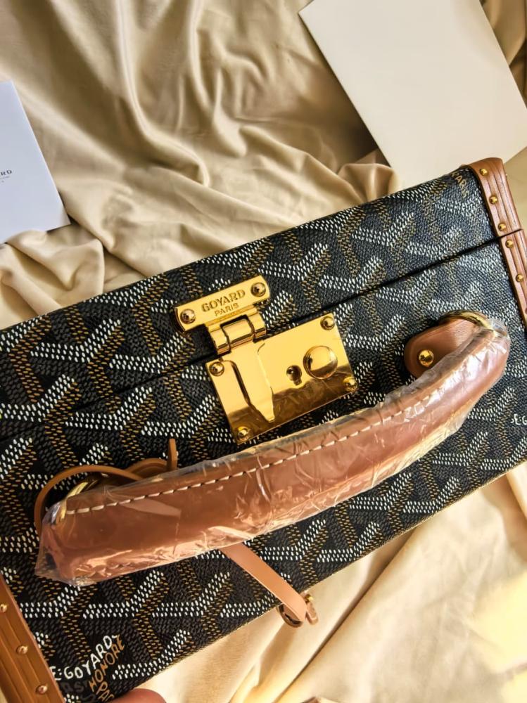 حافظة ساعات جويارد نقشة جوردين لون أسود بحواف بني