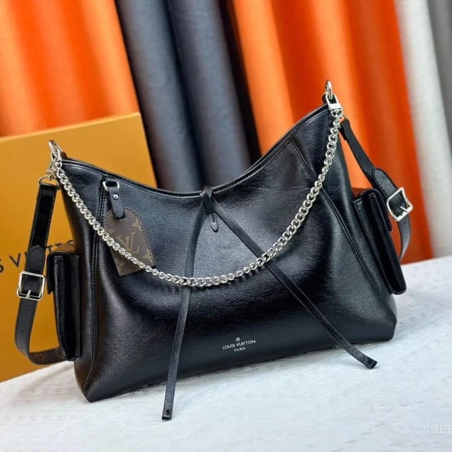 حقيبة كلاسيك لويس فويتون CarryAll Cargo جلد لون اسود
