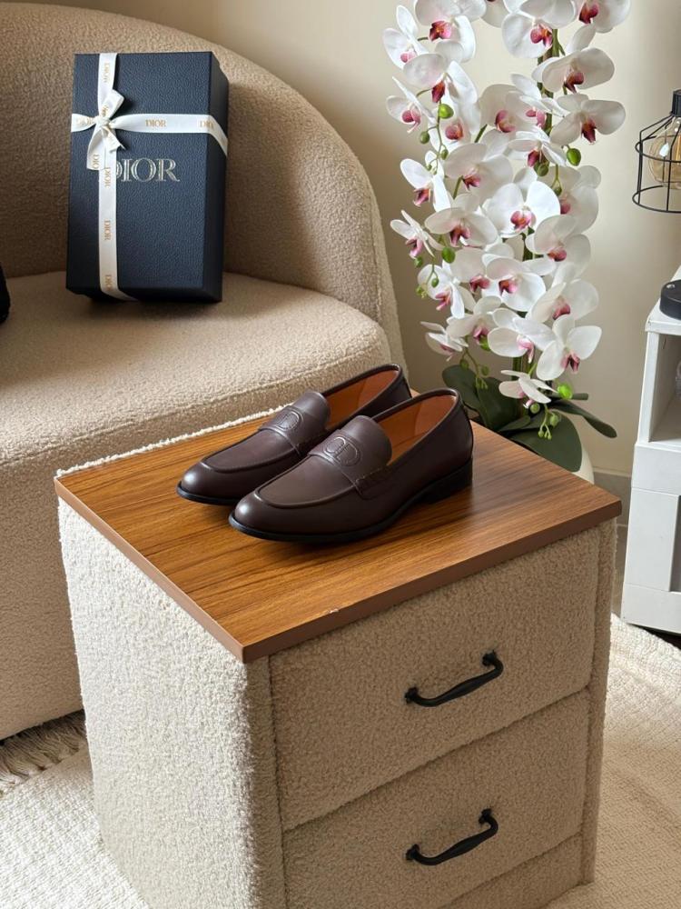 Dior men's formal shoes in brown with the CD logo