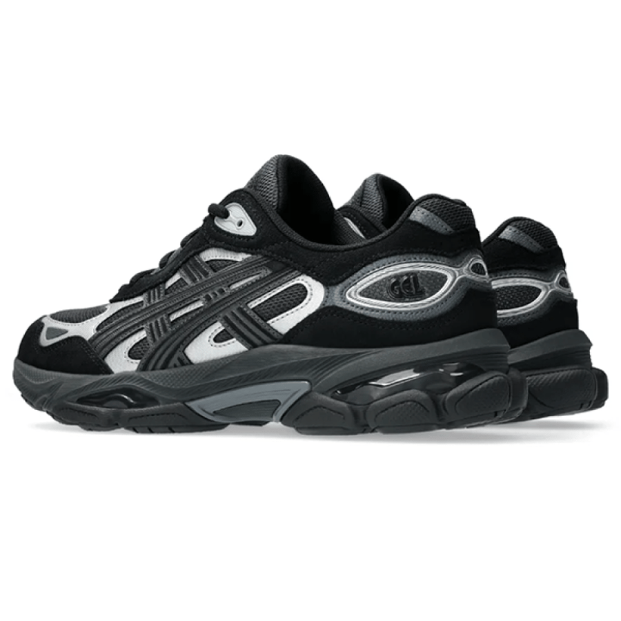 Asics حذاء جري جيل NYC للجنسين بلون الأسود