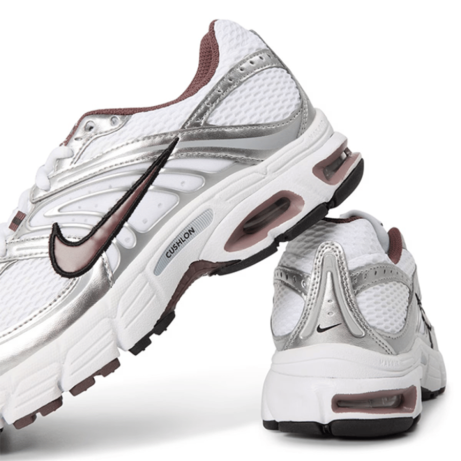 سنكرز نايكي Air Max Moto 2K بلون سيلفر وايت براوني