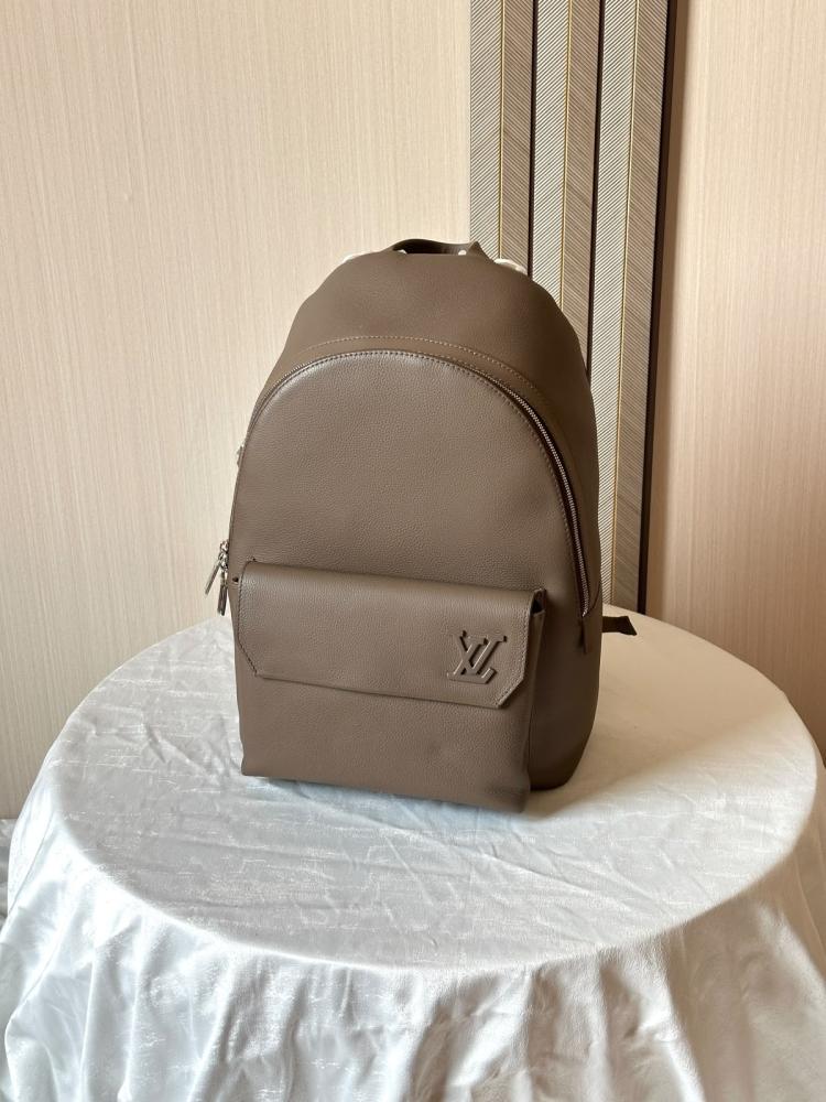حقيبة ظهر LV تيك اوف عملية صغيرة بلون ايتوب
