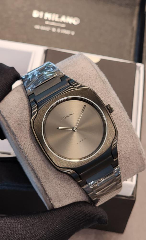 ساعة يد D1 milano watch رجالي معدنية دارك نيكل كلاسيك