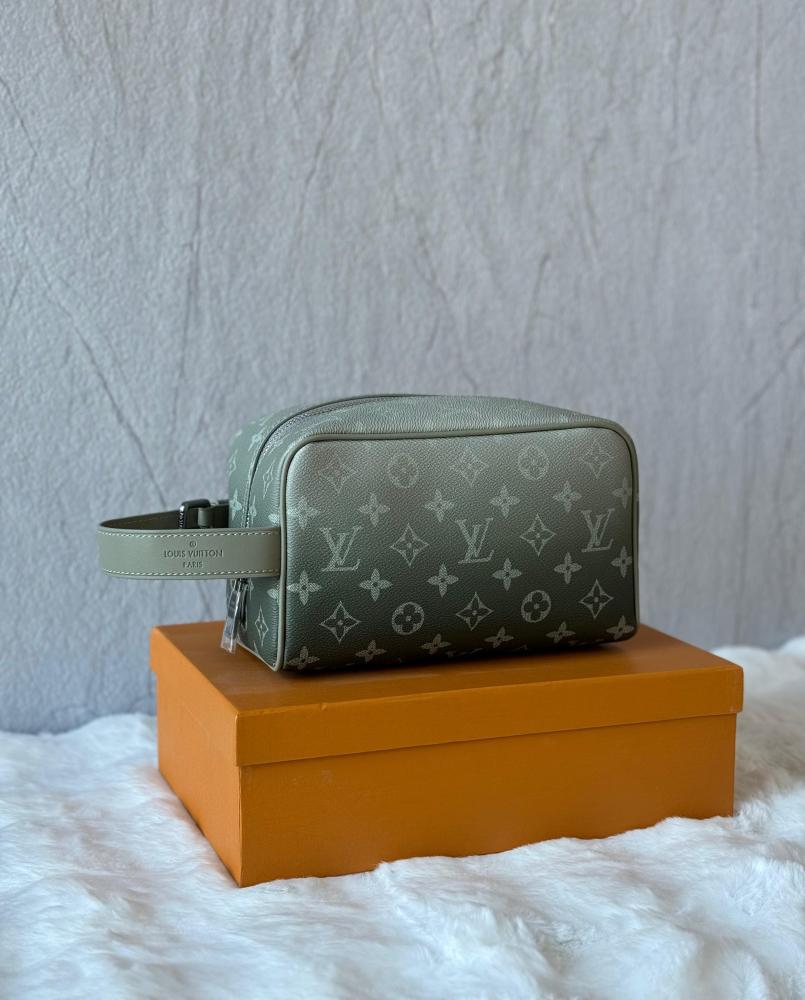 Louis Vuitton Monogram Men's Bag in Distinctive Green