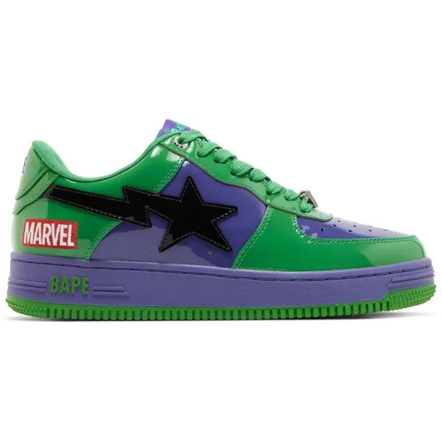 سنيكر BAPE × Marvel بلون أخضر وبنفسجي