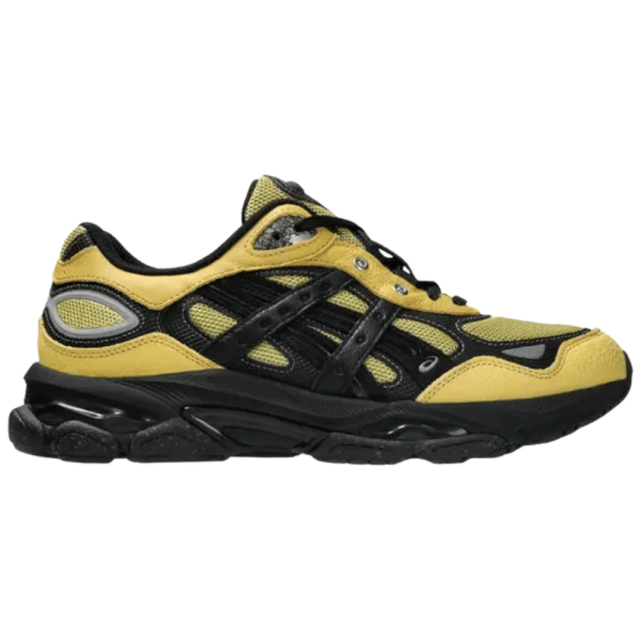 شوز ASICS × HAL Studios  Gel-NYC 2.0 Pack باللون الأصفر والأسود
