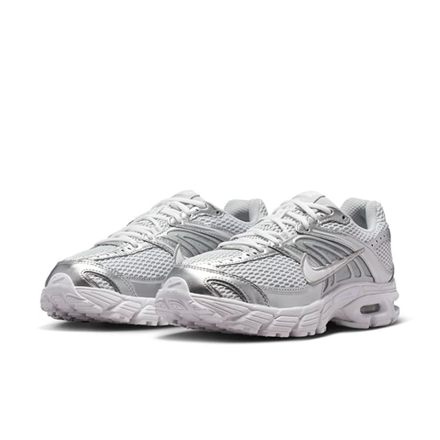 حذاء شبكي Nike Air Max Moto 2K بلون فضي
