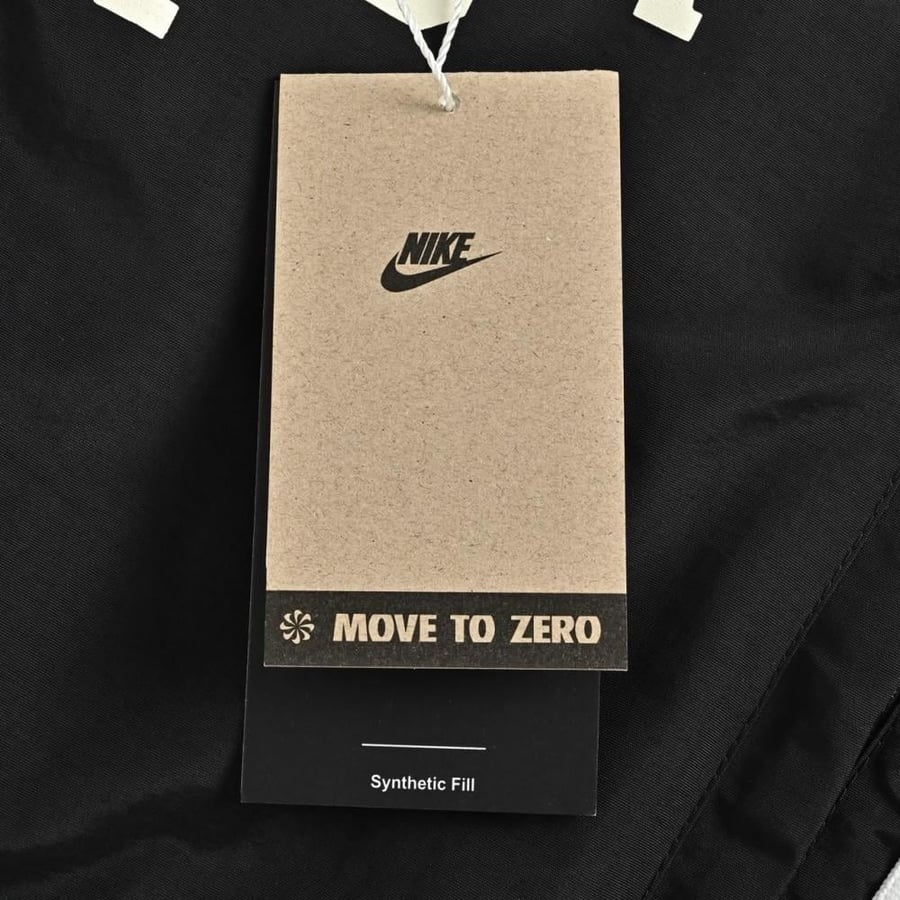 سترة رياضية من نايكي للرجال لون أسود بشعار NIKE BASKETBALL