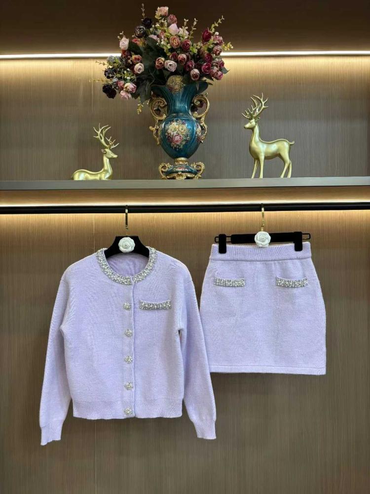 Short skirt with a self-portrait jacket in mauve, embroidered with crystals