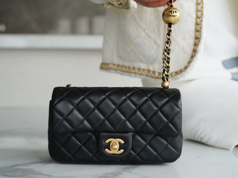 Chanel Classic Flap Chain Shoulder Bag in Black and Gold