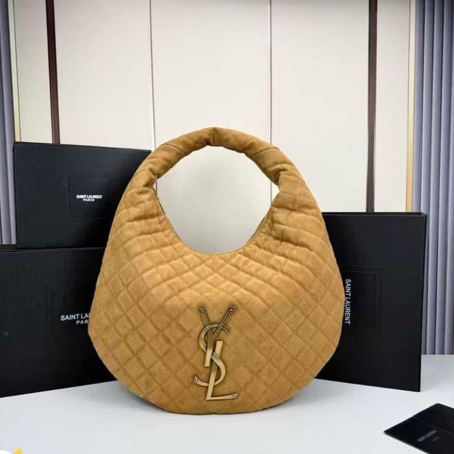 شنطة يد YSL ايكار كبيرة جلد نابا مبطن بلون الكراميل الذهبي