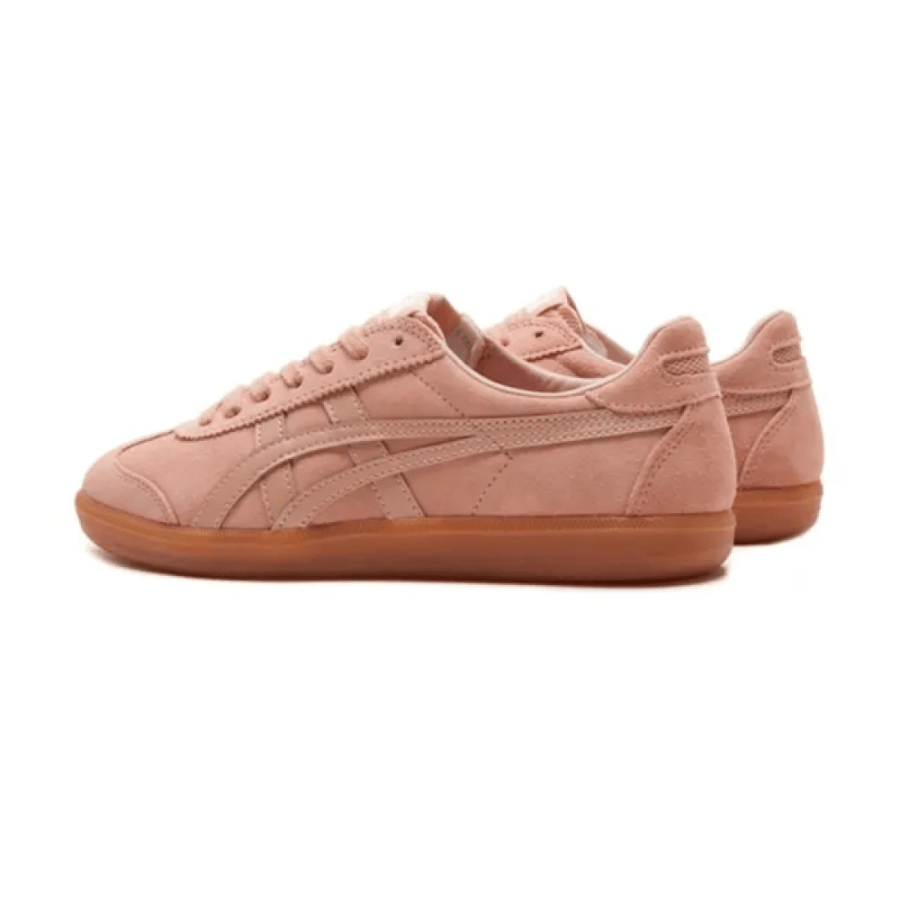 Oneit Soka Tiger Tokuten shoes in a distinctive Sumo color