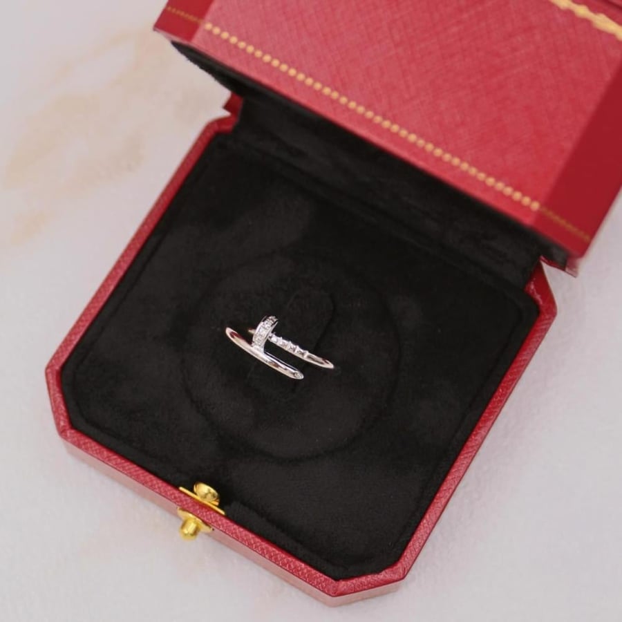 خاتم كارتيير عصري Cartier JUSTE UN CLOU للنساء لون فضي أنيق