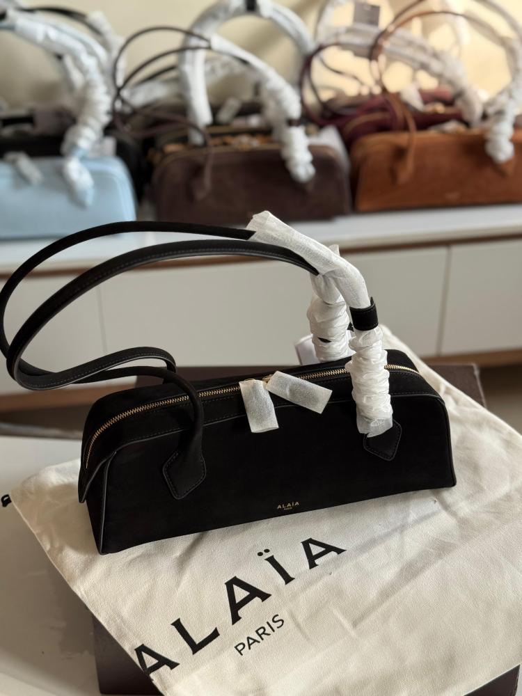 Alaya Tequila suede bag with large straps and black leather trim