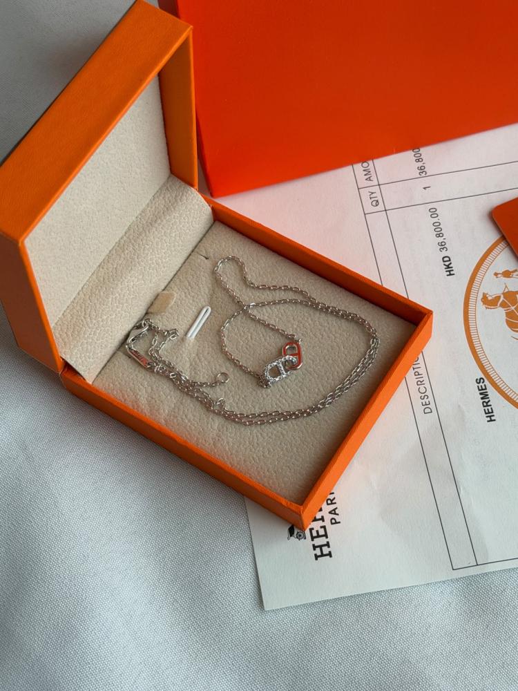 طوق نسائي إيرميز Farandole بلون فضي