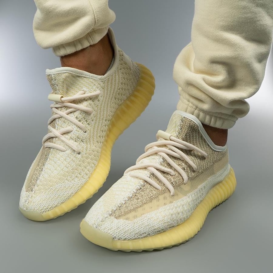 شوز رياضي اديداس ييزي بوست 350 V2