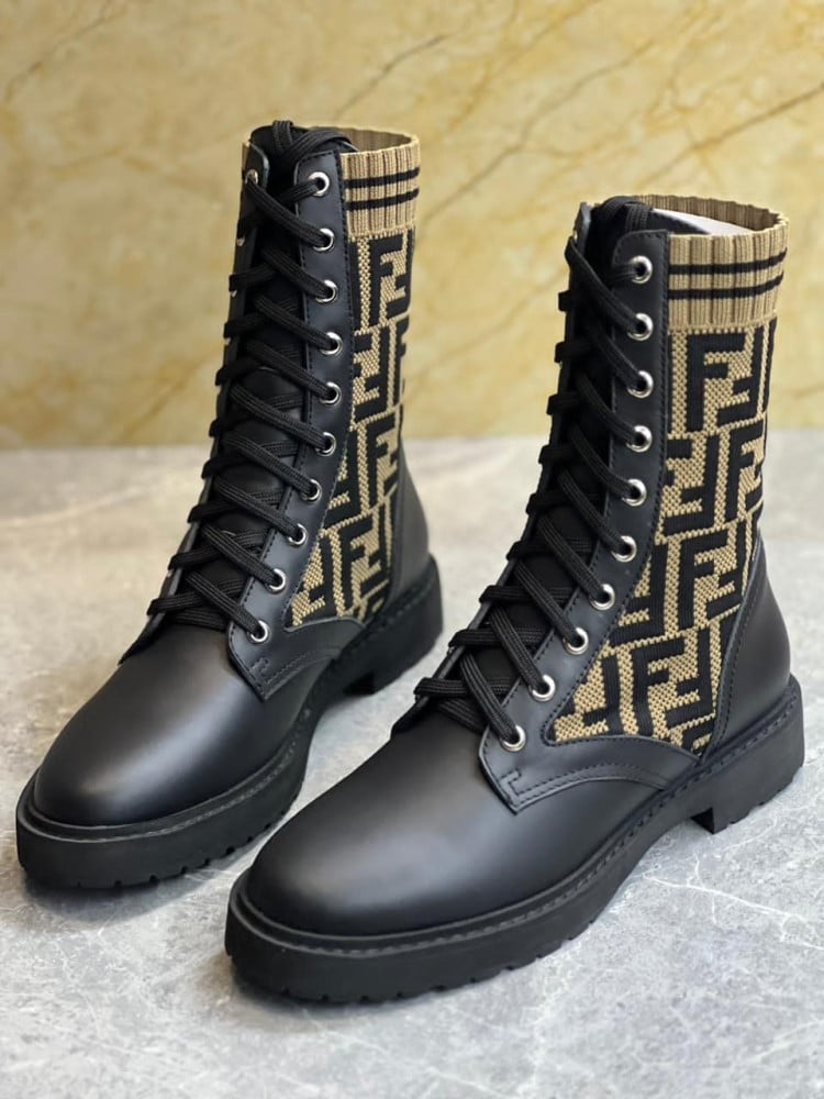 Fendi Women's Winter Boot in Beige Black Leather FF