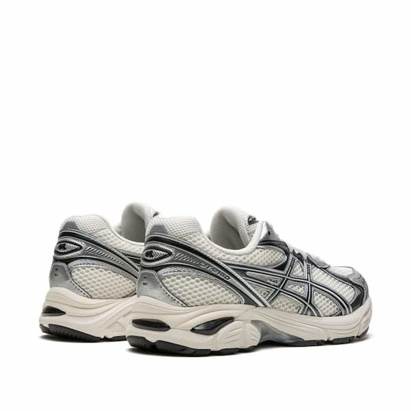 Eskies GT shoes, black with creamy white