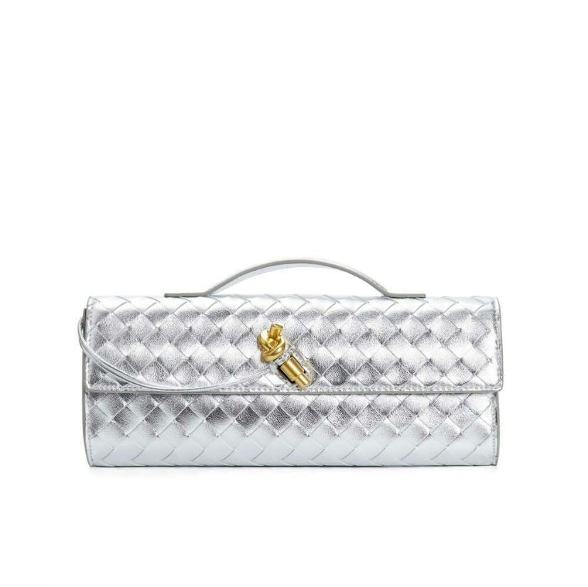 حقيبة بوتيغا نسائية Clutch Andiamo جلدية فضي