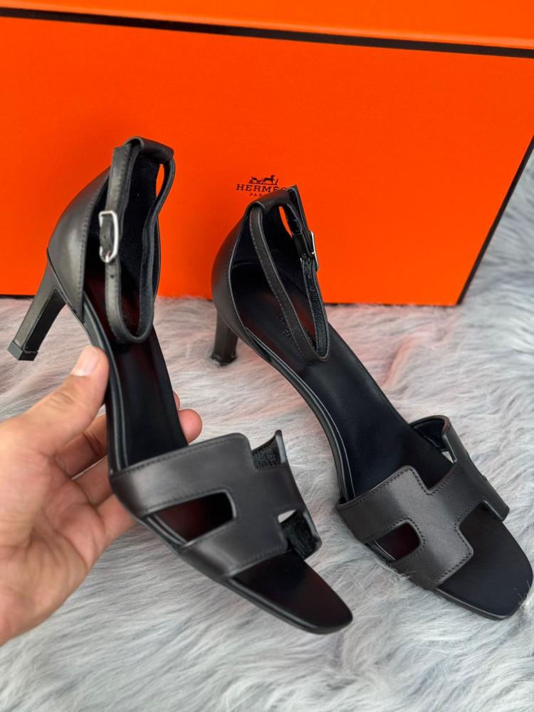 Arms Joy70 leather mid-heel sandal in black