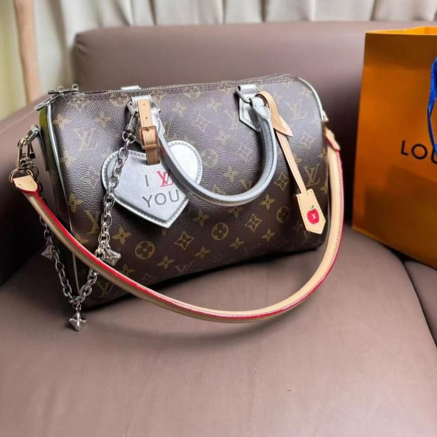شنطة LV كبيرة سبيدي باندوليير 30سم مونوغرام بني مقابض فضي