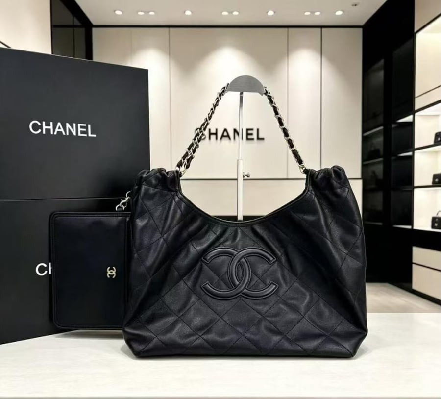 حقيبة كبيرة سوداء شانيل 34سم بشعار الماركة