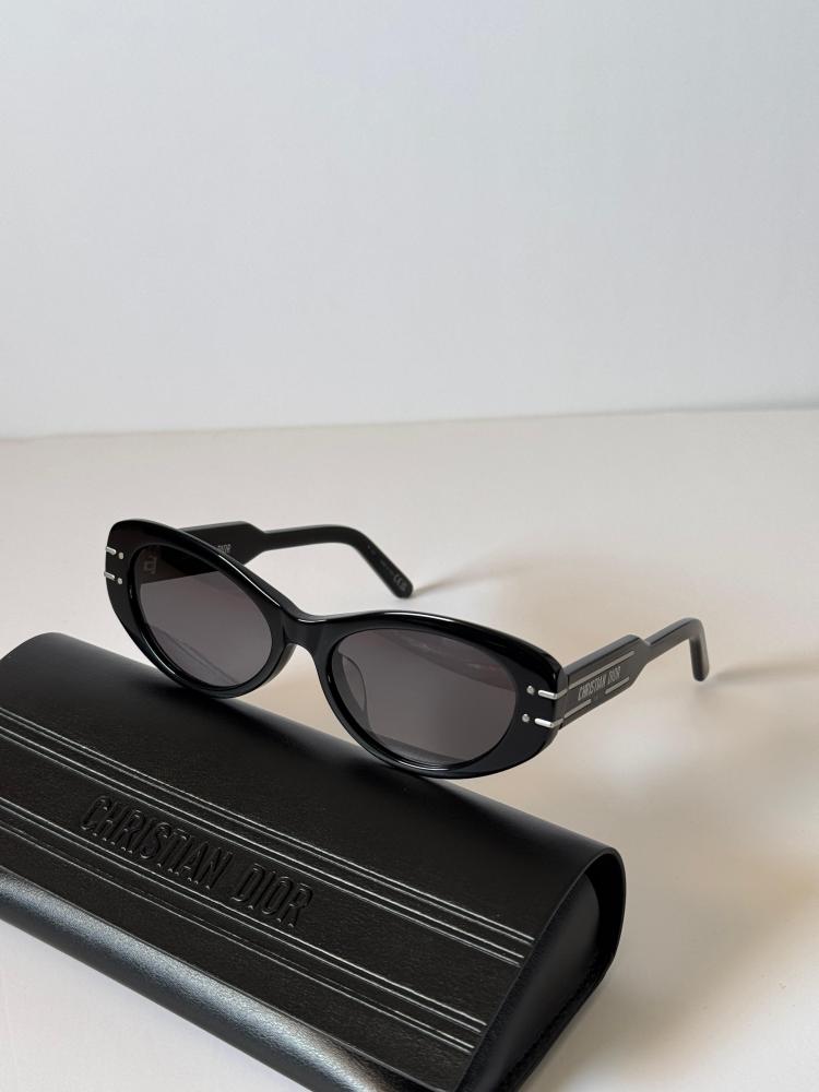 نظارات شمس DIOR تريجر بلون اسود وفضي