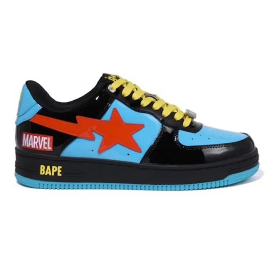 حذاء رياضي Marvel × BAPE لامع أسود وأزرق بشعار أحمر