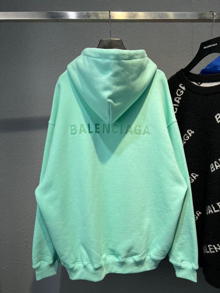 BALENCIAGA