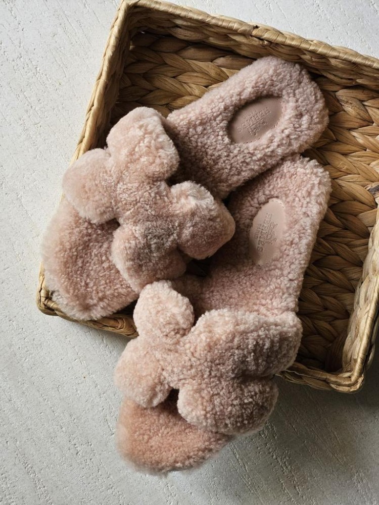 Hermes beige fur winter slipper
