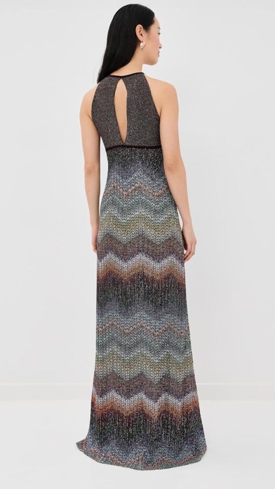 فستان طويل بلا أكمام بياقة هالتر ونقشة زيك زاك اللامعة Missoni س