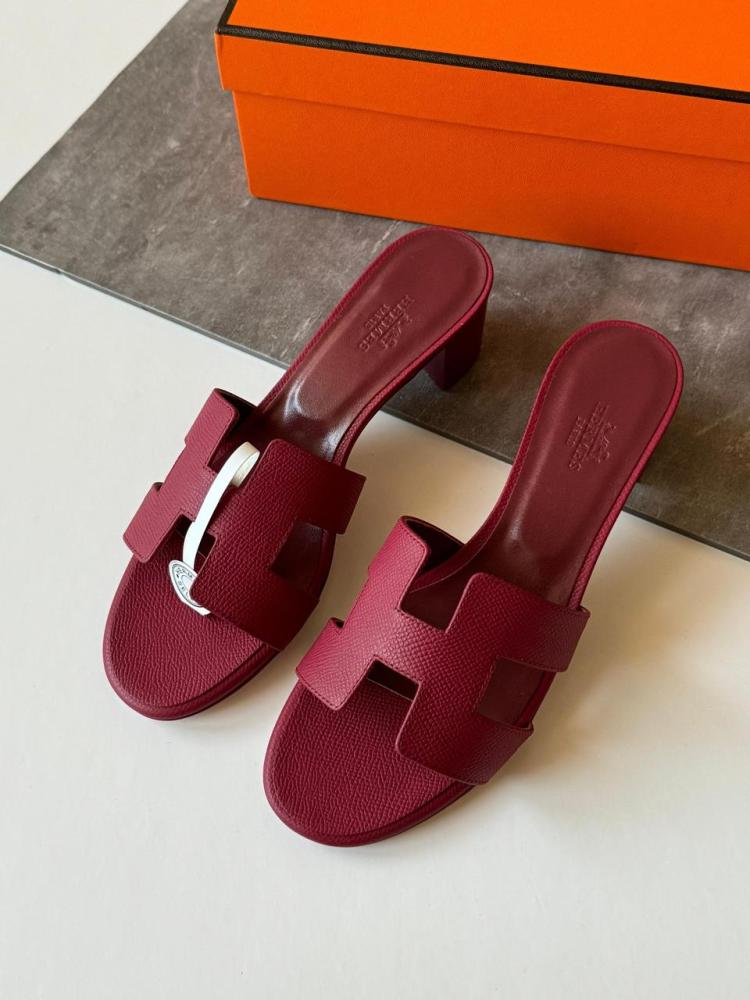 Hermes strapless sandal in elegant red