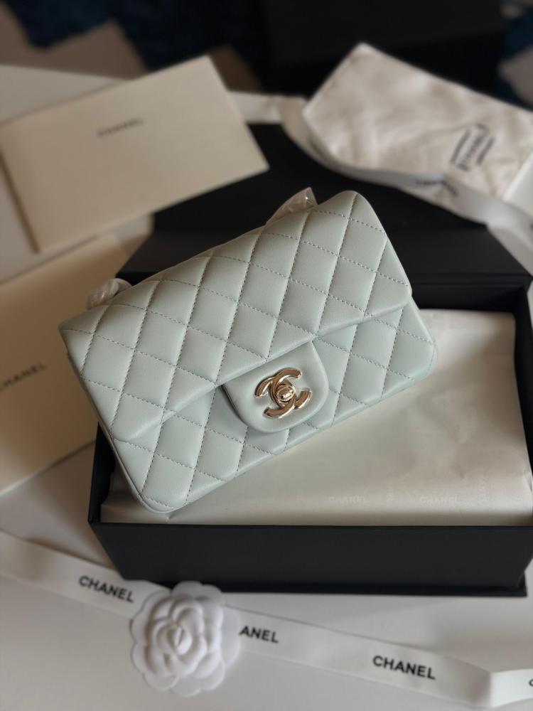 شنطة ماركة chanel ماتيلاسيه بلون أزرق سماوي
