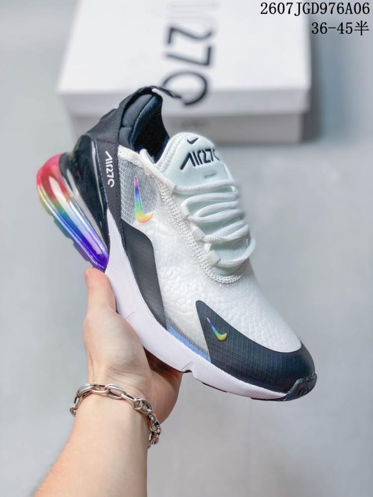 حذاء رياضي Nike Air Max 270 أسود وأبيض بنعل ملون