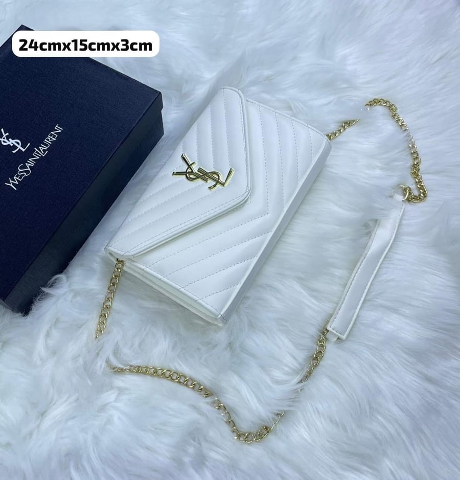 محفظة بسلسلة YSL جلدية بيضاء