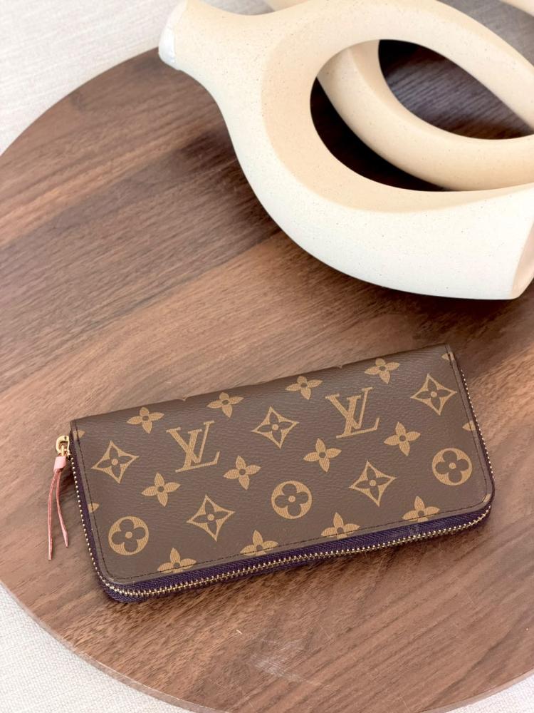 محفظة سحاب لويس فويتون كليمنس مونوغرام بني بتعليقة زهرية
