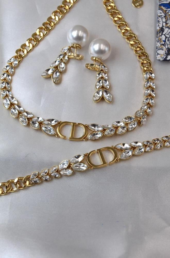 قلادة وأقراط وسوار DIOR مرصعة بشكل سنبلة لون ذهبي
