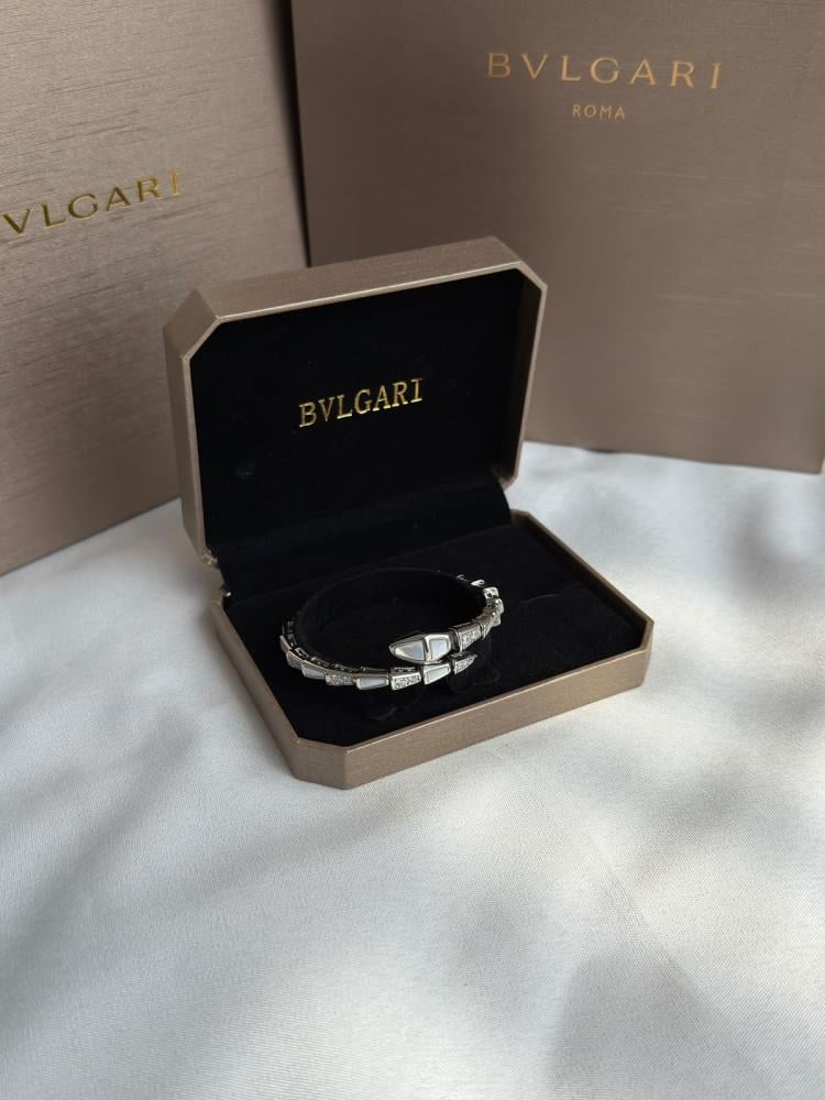 اسواره BULGARI سيربنتي بشكل الثعبان بلون فضي