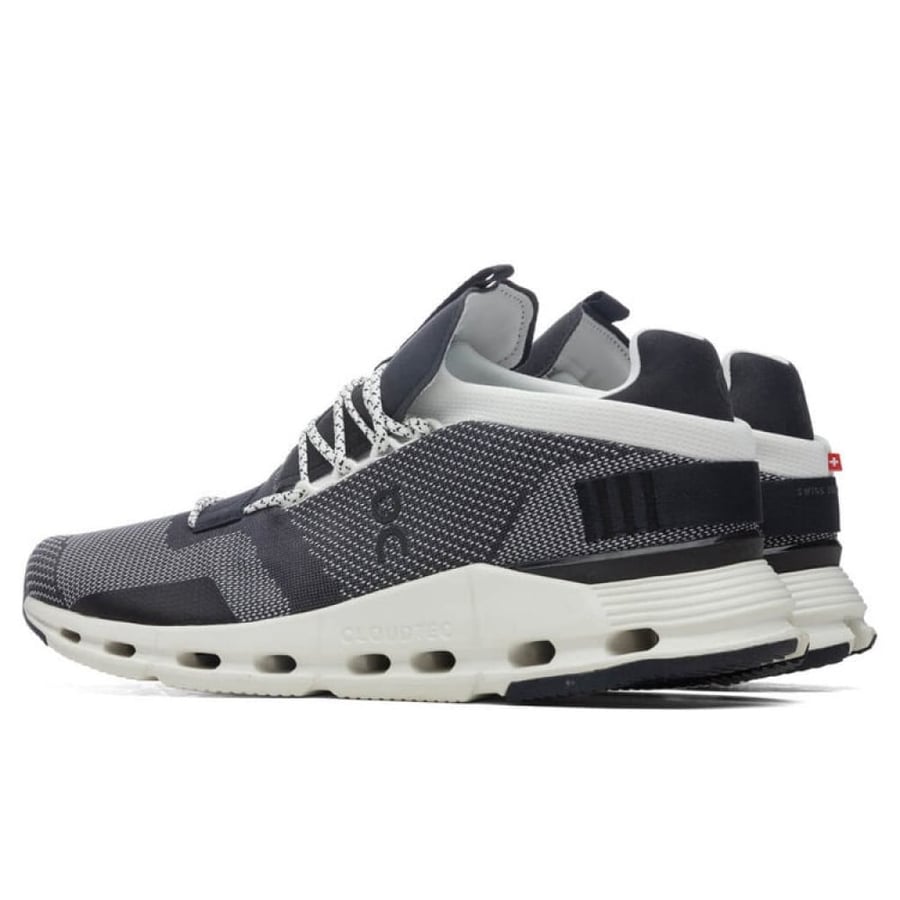 حذاء اون رانينج كلاود اكس دارك قريه