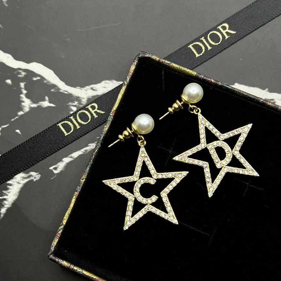 DIOR