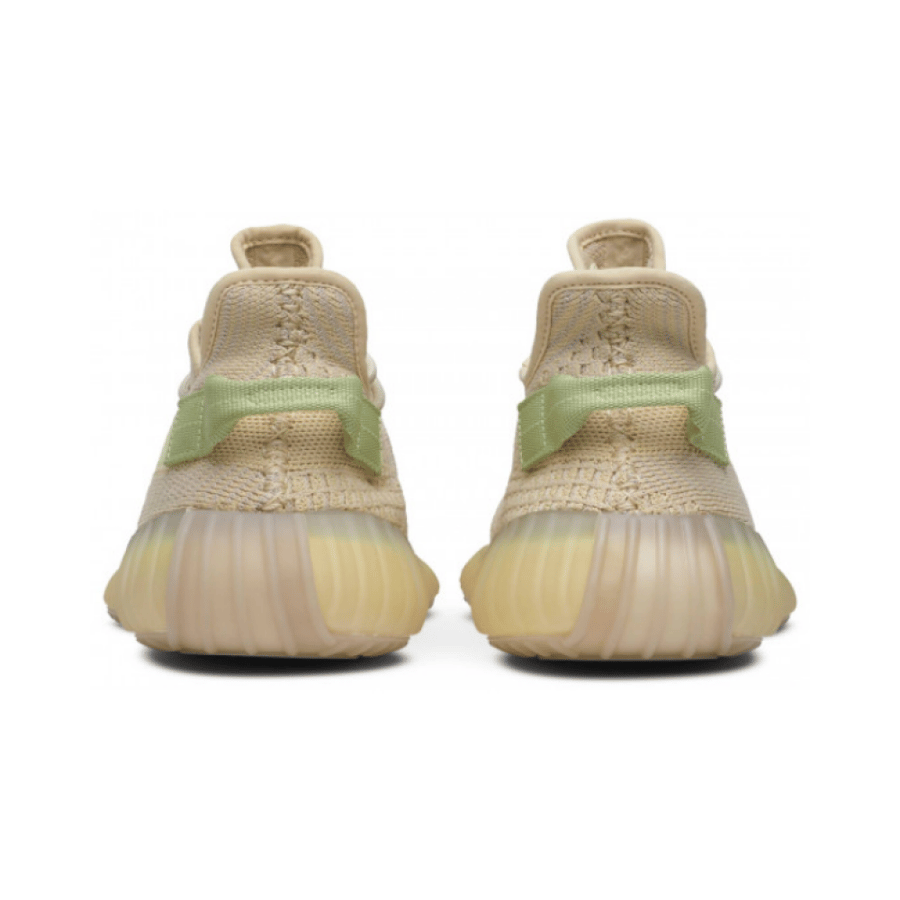 حذاء رياضي ييزي بوست 350 V2