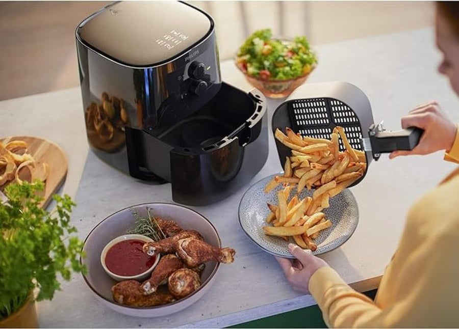 Essential Air Fryer Pan from Philips - capacity 0.8 kg / 4.1 liters, with rapid air technology, pan or baking or grilling or browning model - HD9200/90