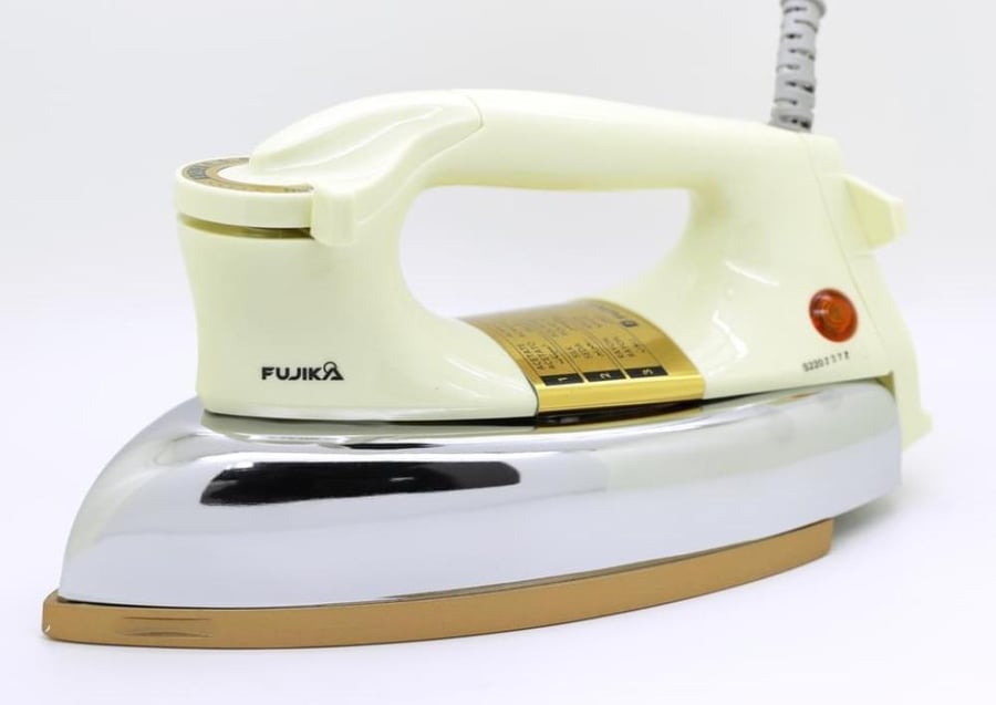 Fujika hand-held dry iron - 1200 watts white color model UI-D22SKSY (G) | Techno Best (35016000)
