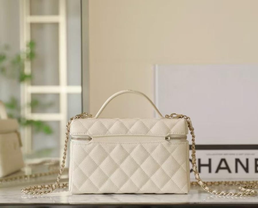 Chanel 19.5 cm