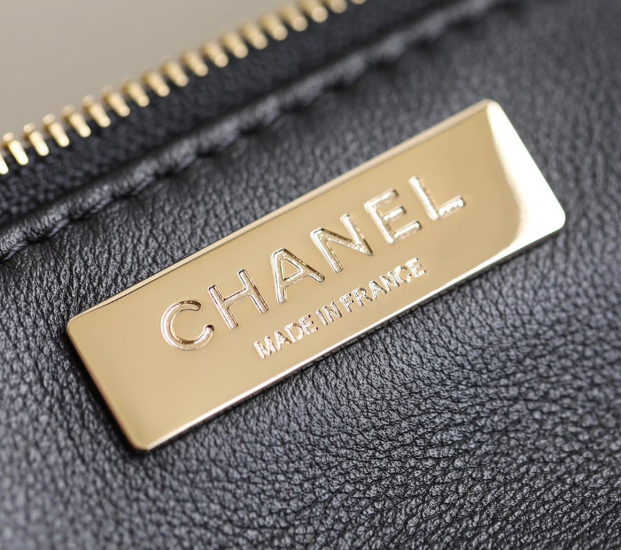 Chanel 22 cm shine