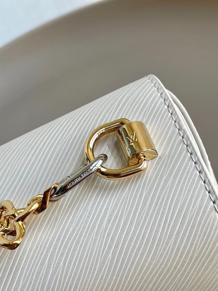 Louis Vuitton 23 cm Twist