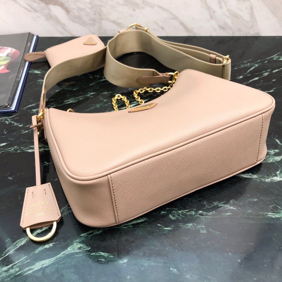 Prada 23 cm