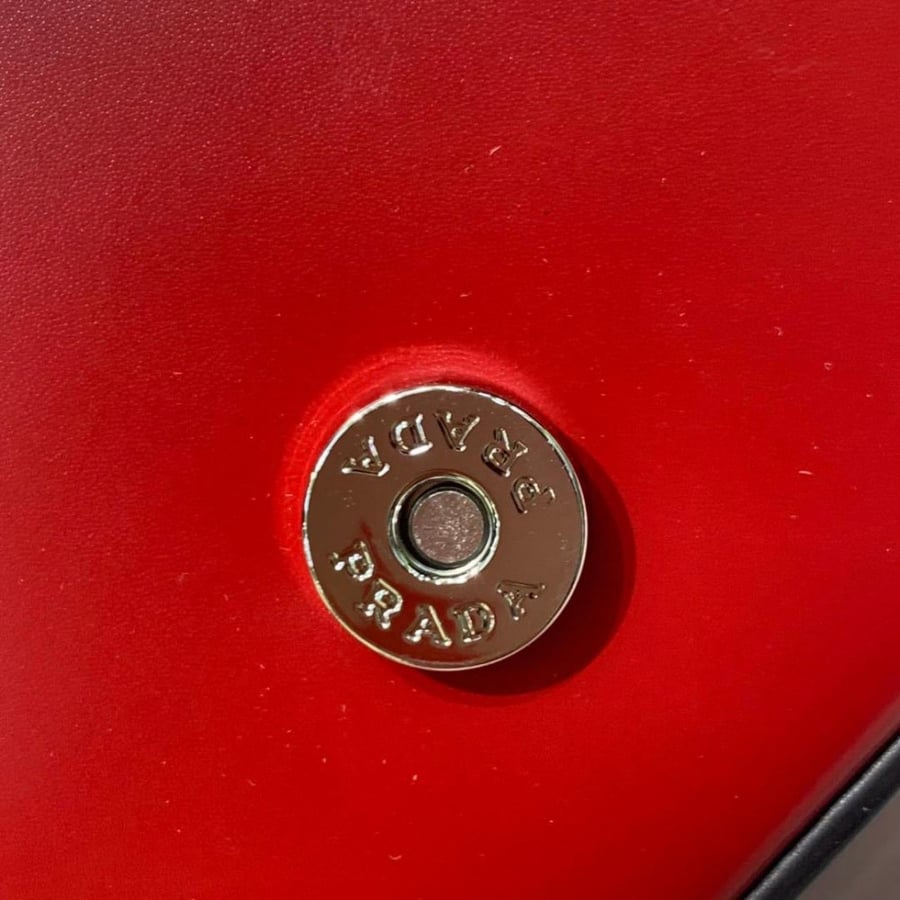 Prada 26 cm