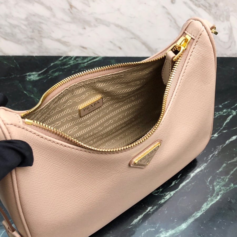 Prada 23 cm